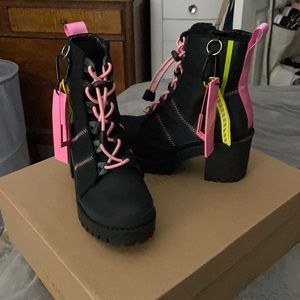 Steve Madden Betamax Black Multi Boots
